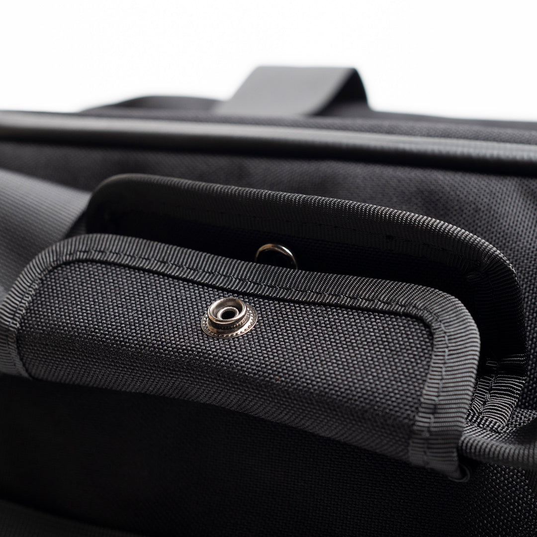 AESTHETIC USA Omni Duffel 35l close up