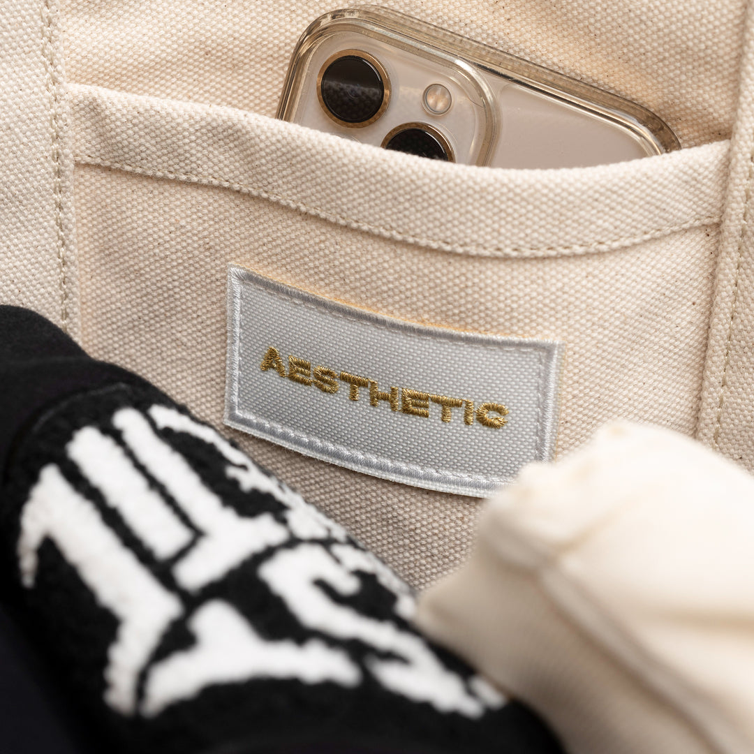 AESTHETIC USA Proving Grounds tote bag close up